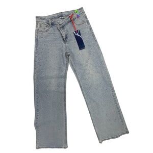 NWT VBRT Women’s Denim Jeans Size 7 Rhinestone Light Wash Pants